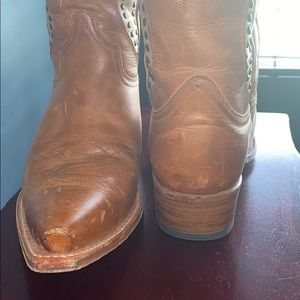 FRYE studded cowboy boots CUTE! Sz 7.5